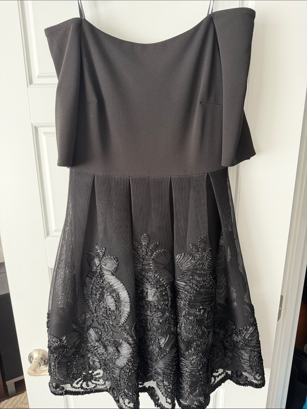 Black off-shoulder Lace-Detail Cocktail Dress